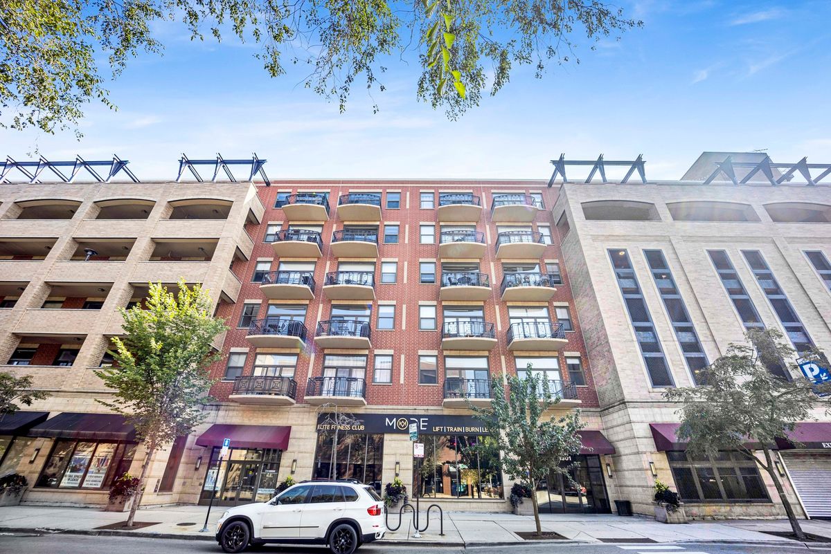 1301 MADISON Street, Chicago, IL 60607