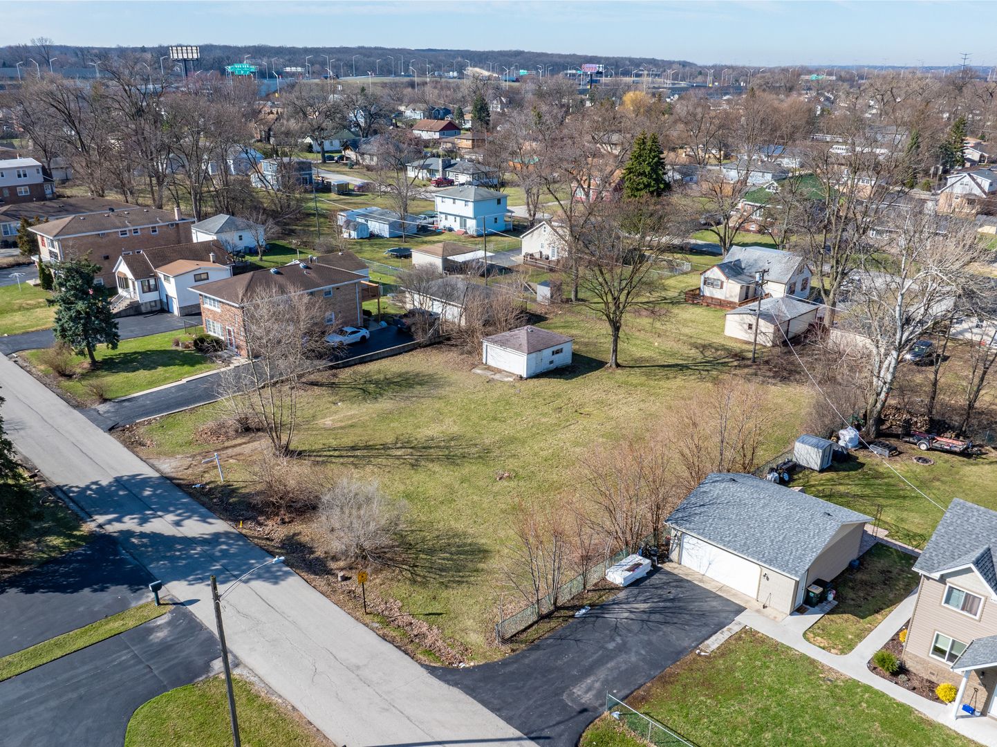 7740-7744 Banks Street — Justice, IL 60458
