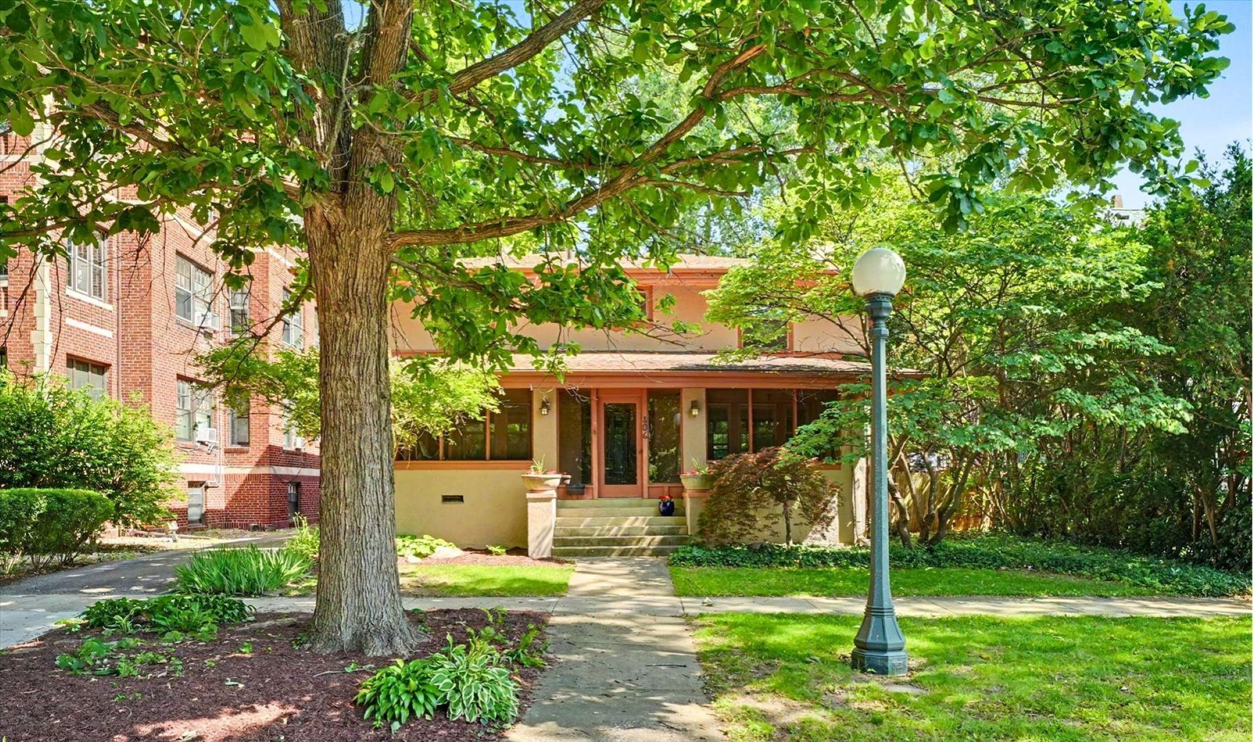806 W Park Avenue — Champaign, IL 61820