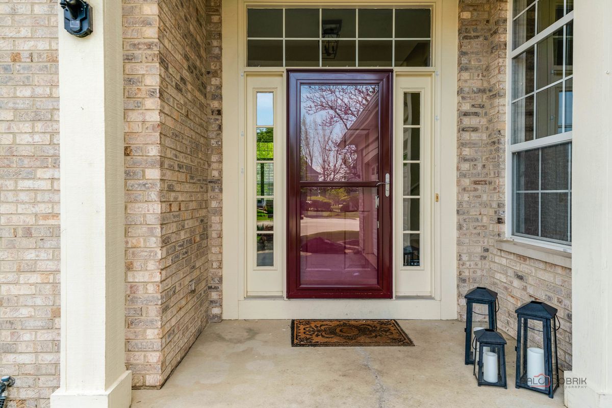 146 Colonial Drive, Vernon Hills, IL 60061