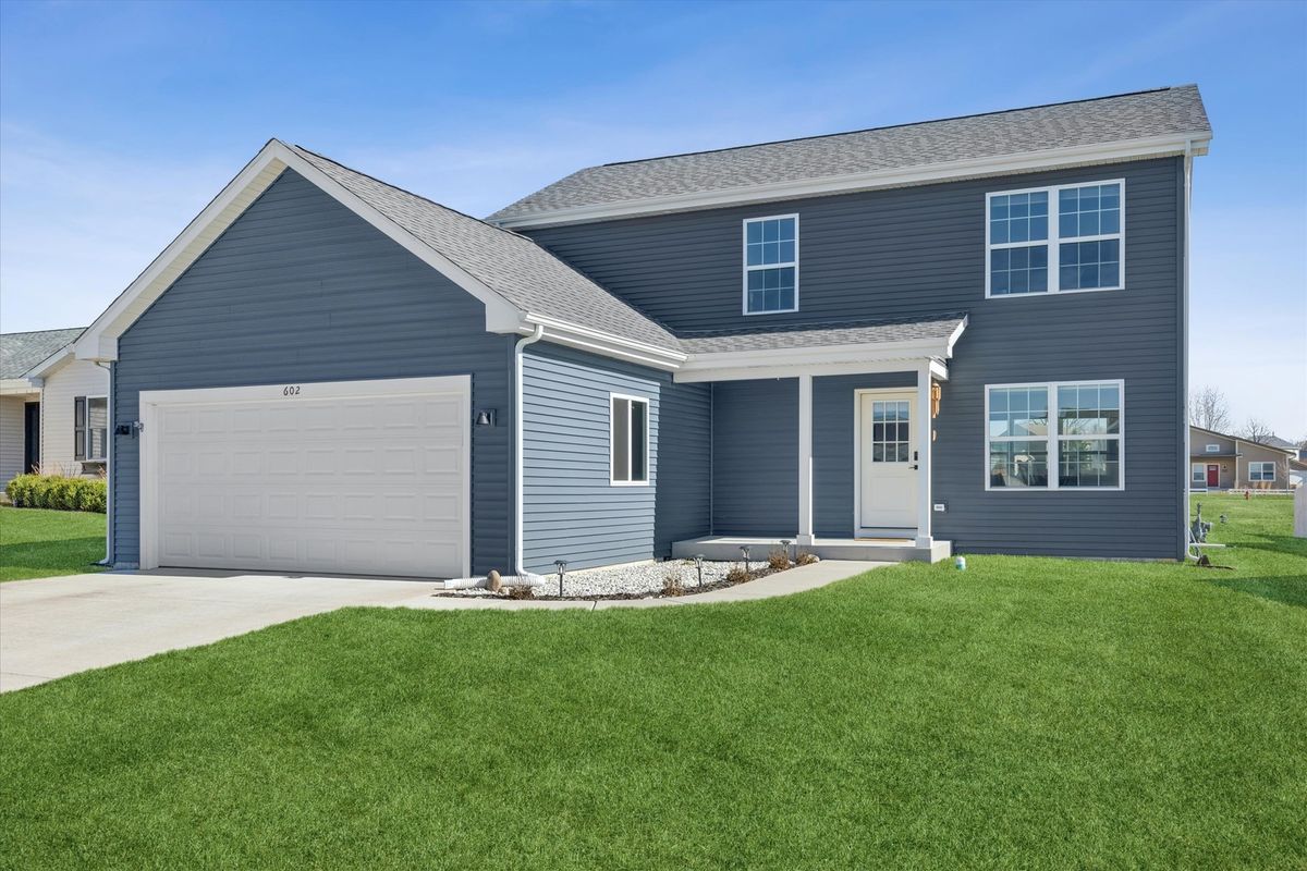 602 Apple Valley Road, Harvard, IL 60033