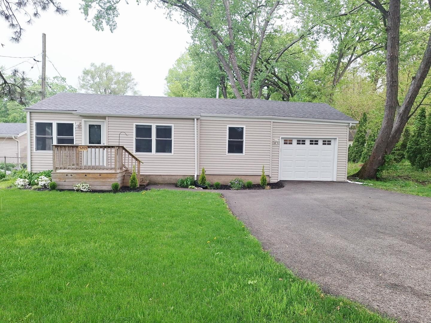 5205 N Lake Street — McHenry, IL 60050