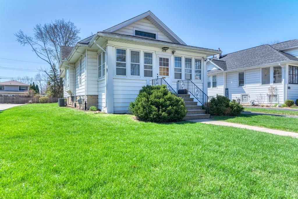 904 Caton Avenue — Joliet, IL 60435