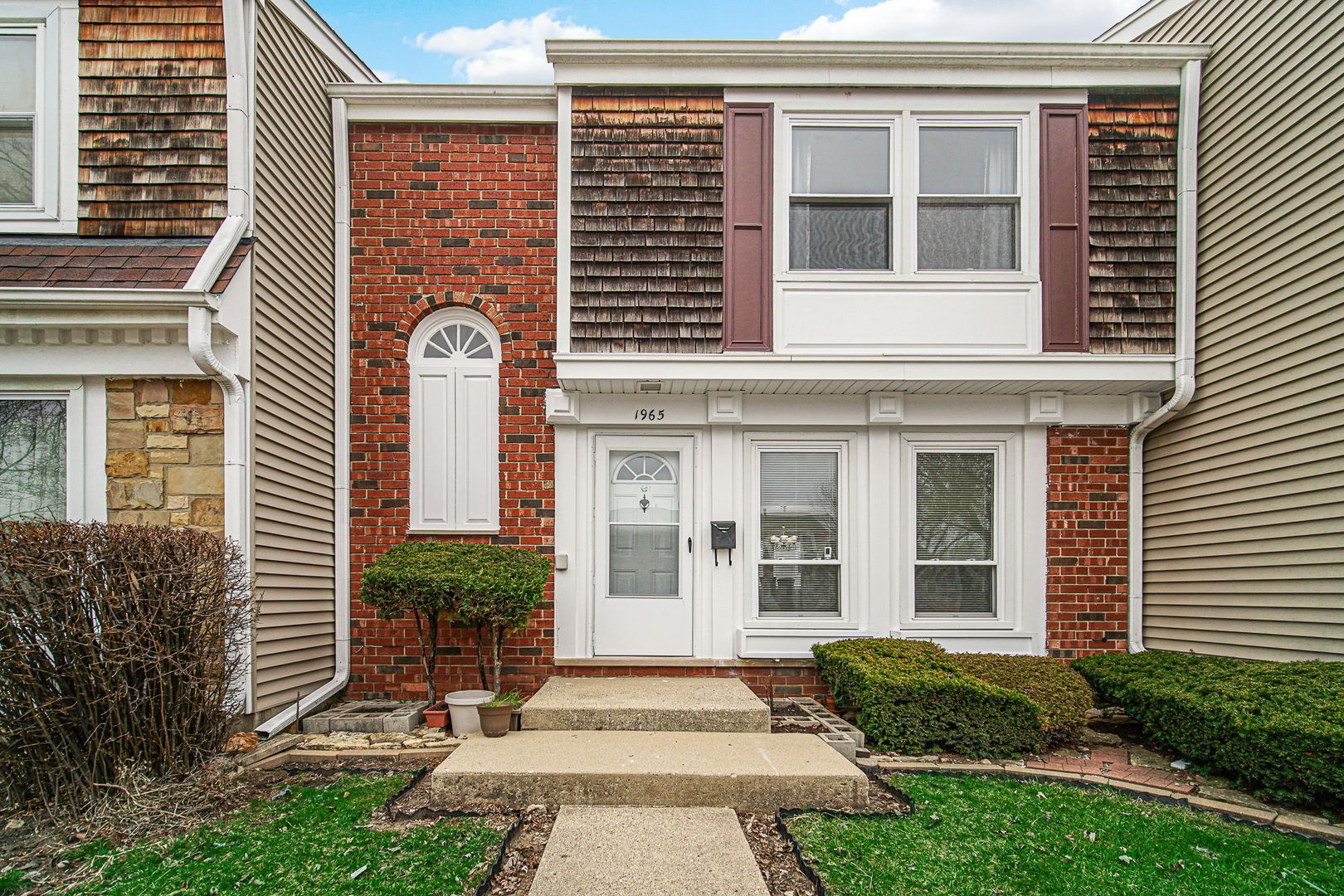 1965 Cheltenham Place — Hoffman Estates, IL 60169