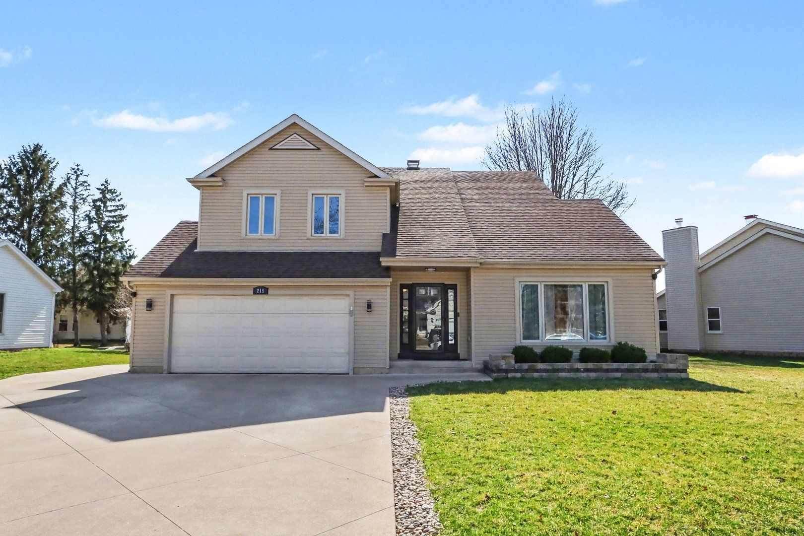 215 E Brookwood Lane E — Bolingbrook, IL 60440