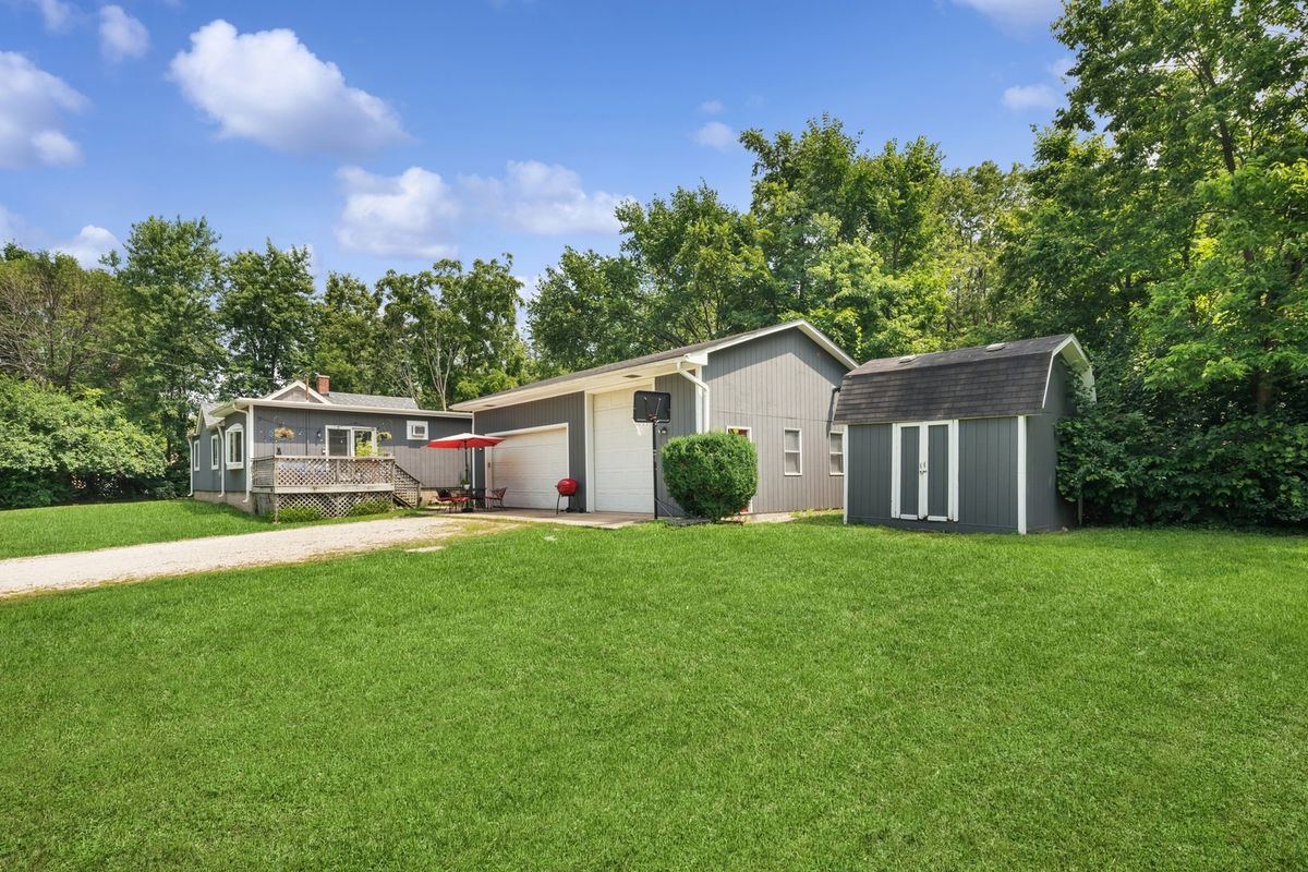 34 Adams Street, Oswego, IL 60543