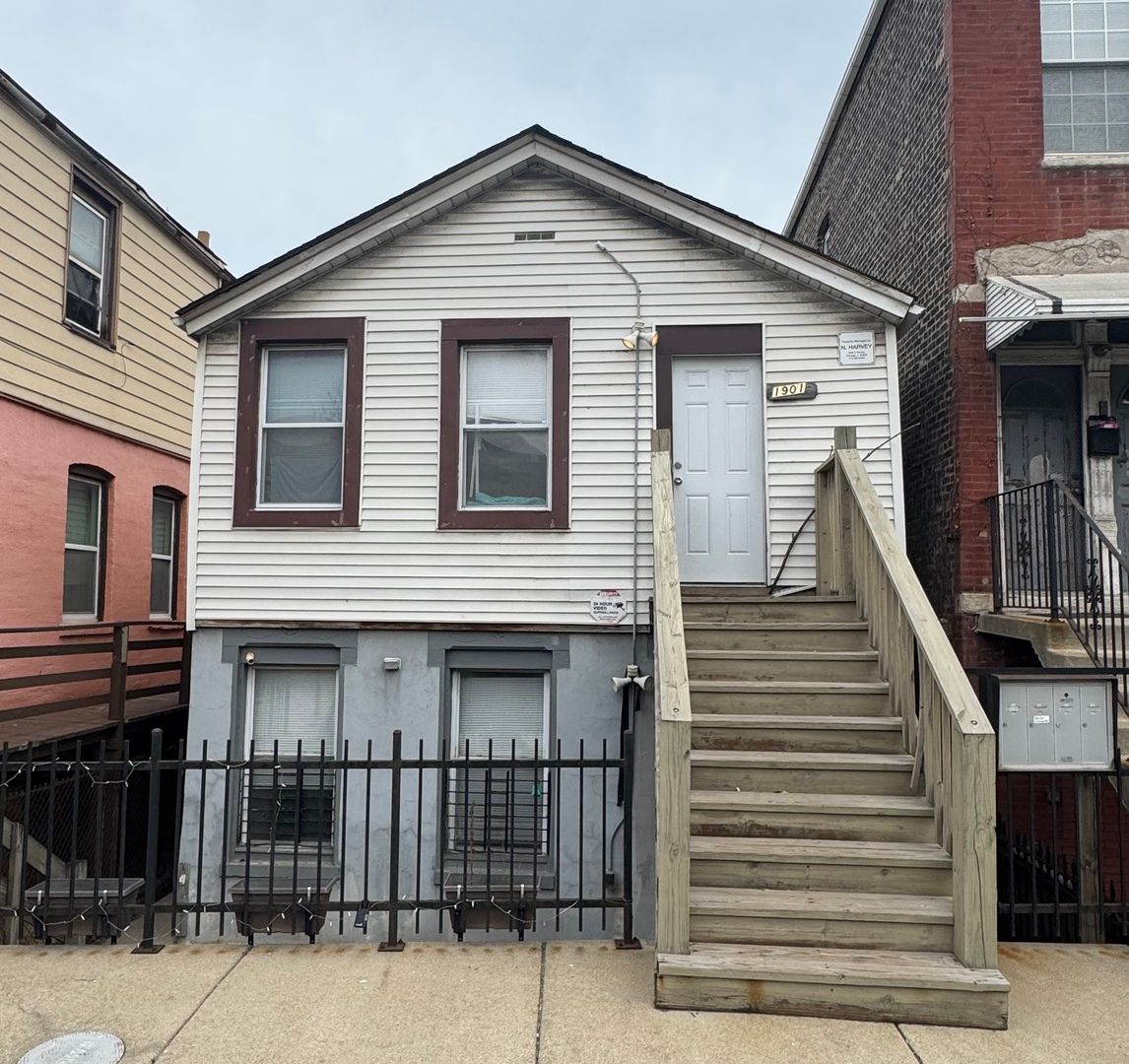 1901 S Ruble Street — Chicago, IL 60616