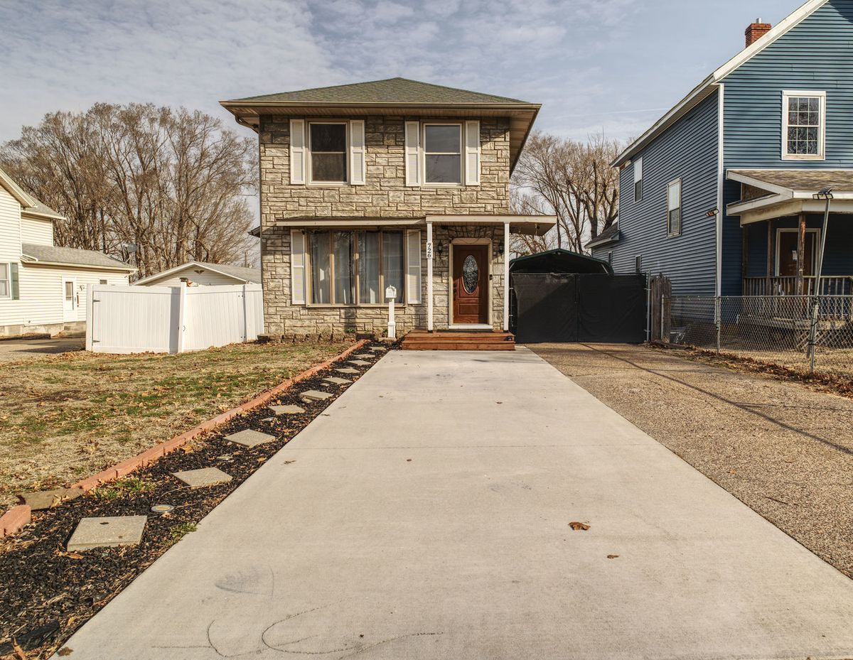 726 10th Avenue, Clinton, IA 52732