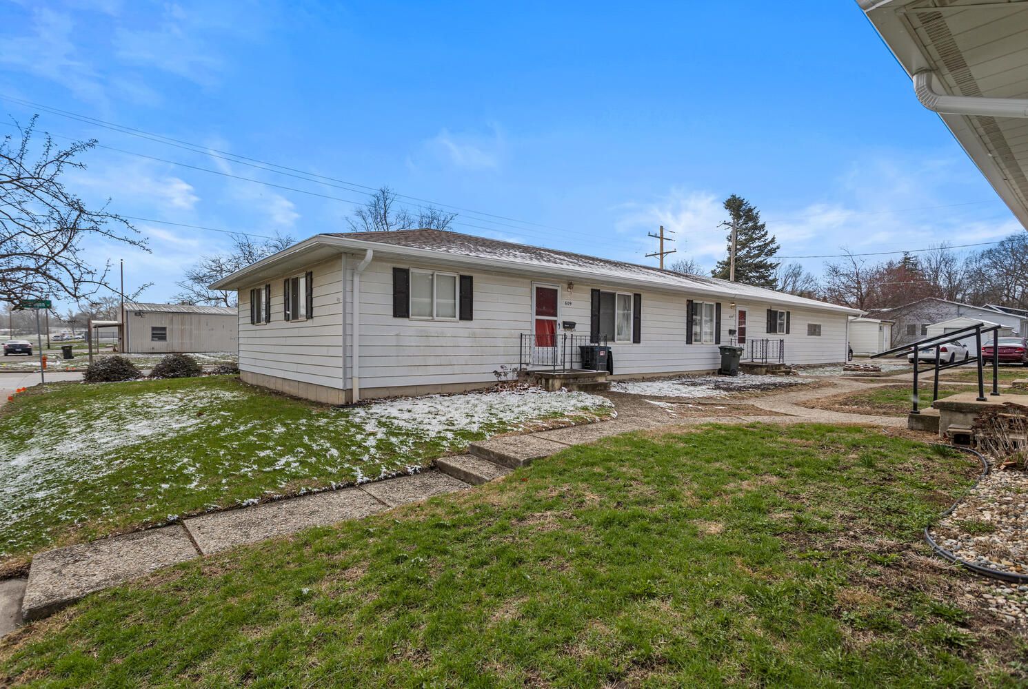 609 S Glover Avenue — Urbana, IL 61802