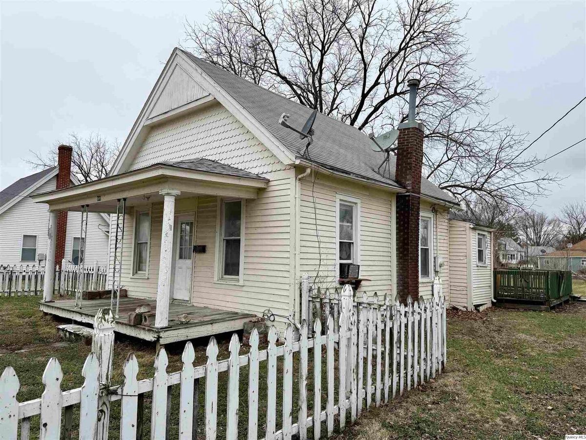 733 Buchanan, Carthage, IL 62321
