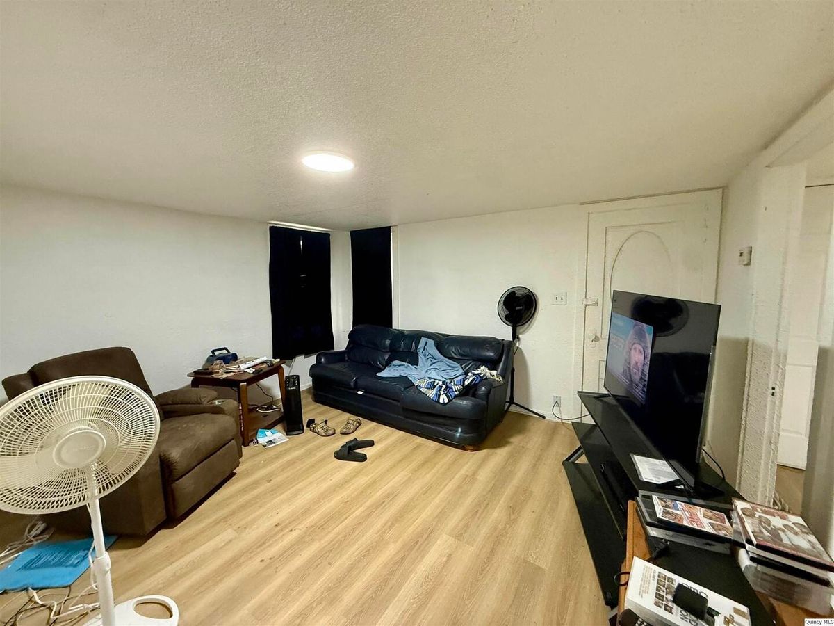 718 - 718 1/2 Buchanan, Carthage, IL 62321