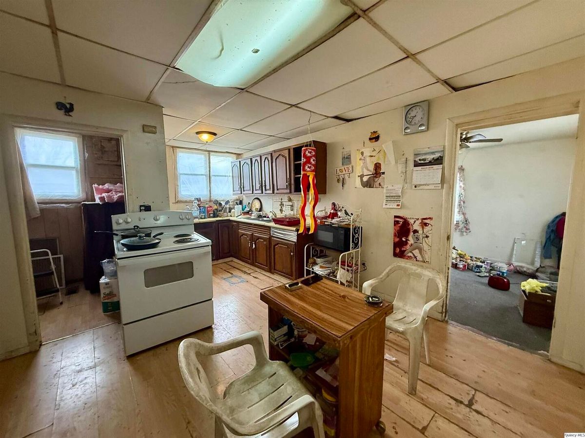718 - 718 1/2 Buchanan, Carthage, IL 62321