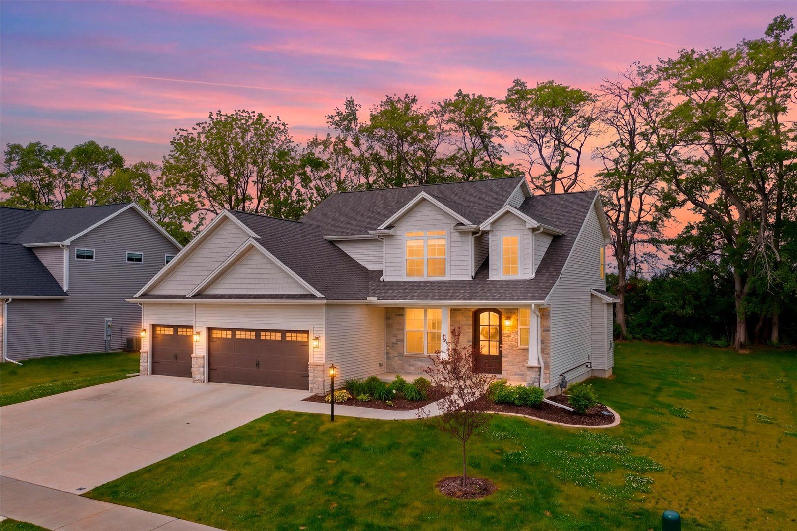 1213 Briarwood Lane — Mahomet, IL 61853