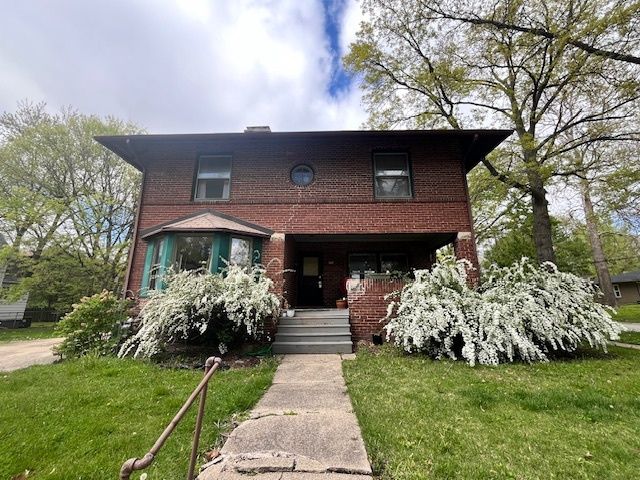 702 W High Street — Urbana, IL 61801