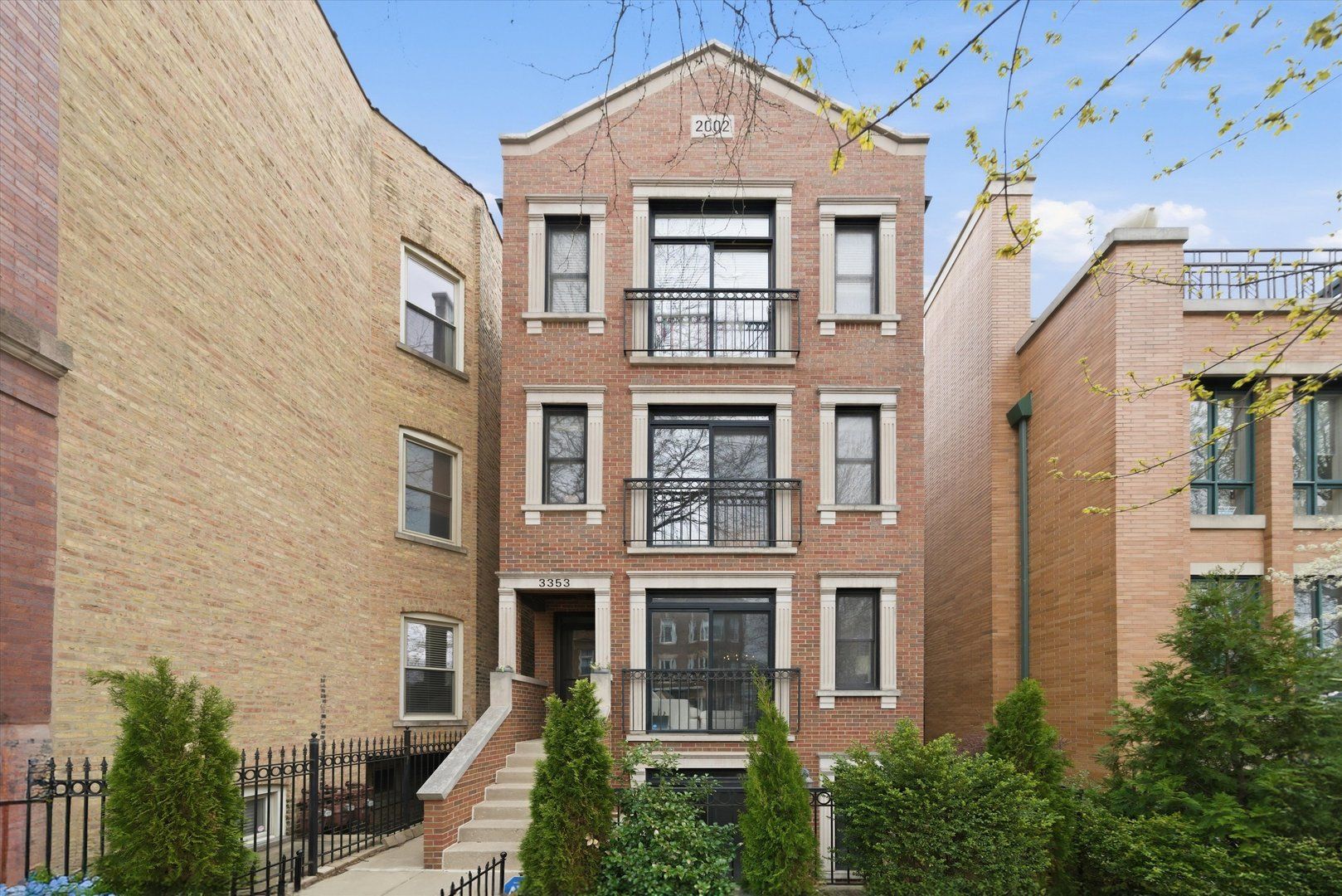3353 N Seminary Avenue #2 — Chicago, IL 60657