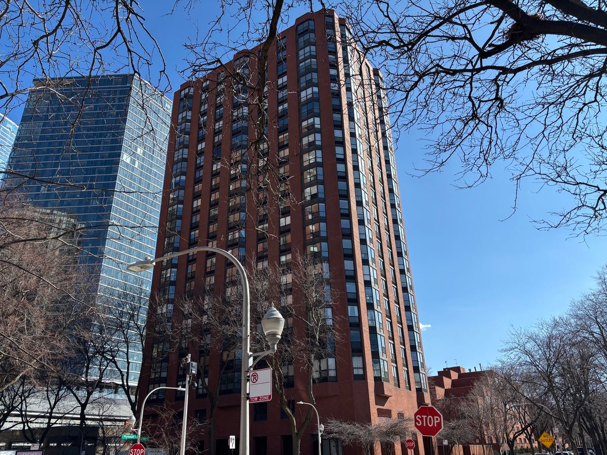 901 Plymouth Court, Chicago, IL 60605