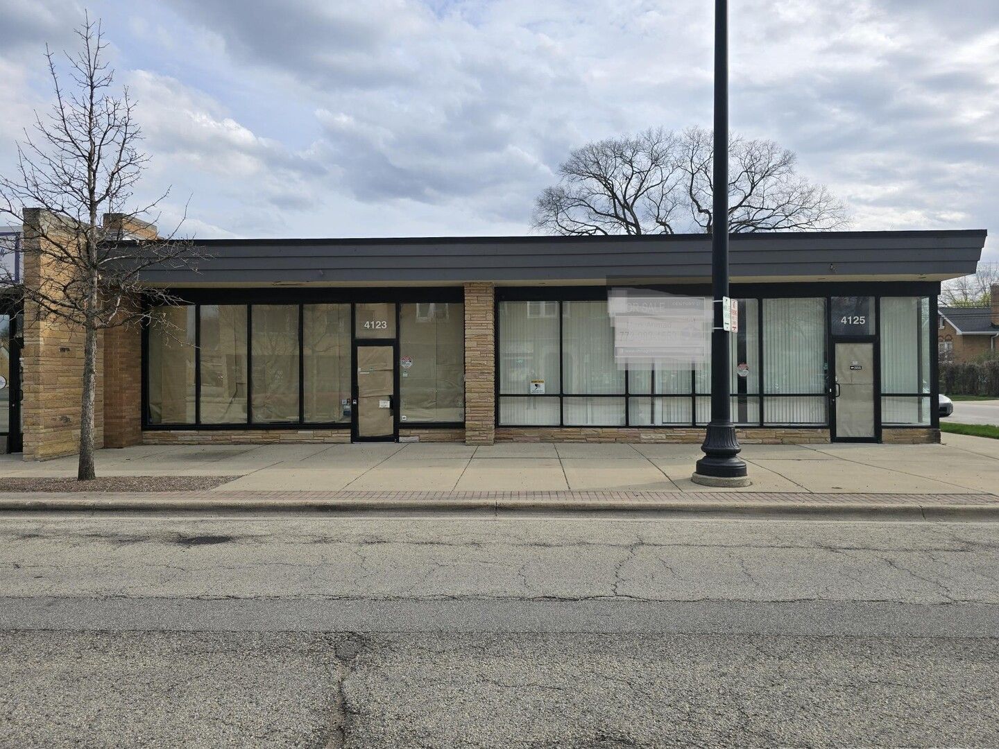 4123-4125 Oakton Street — Skokie, IL 60076