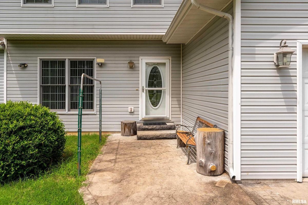141 Pump Station Road, Makanda, IL 62958