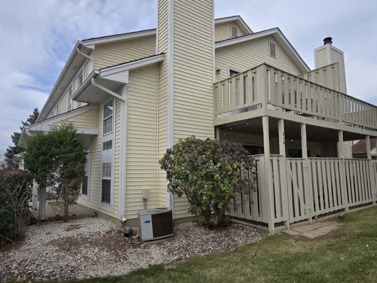 216 WHITEWOOD Drive, Streamwood, IL 60107