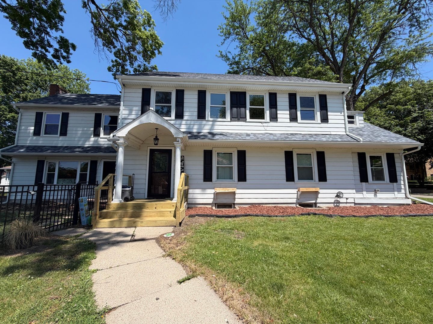 1501 1st Avenue — Sterling, IL 61081