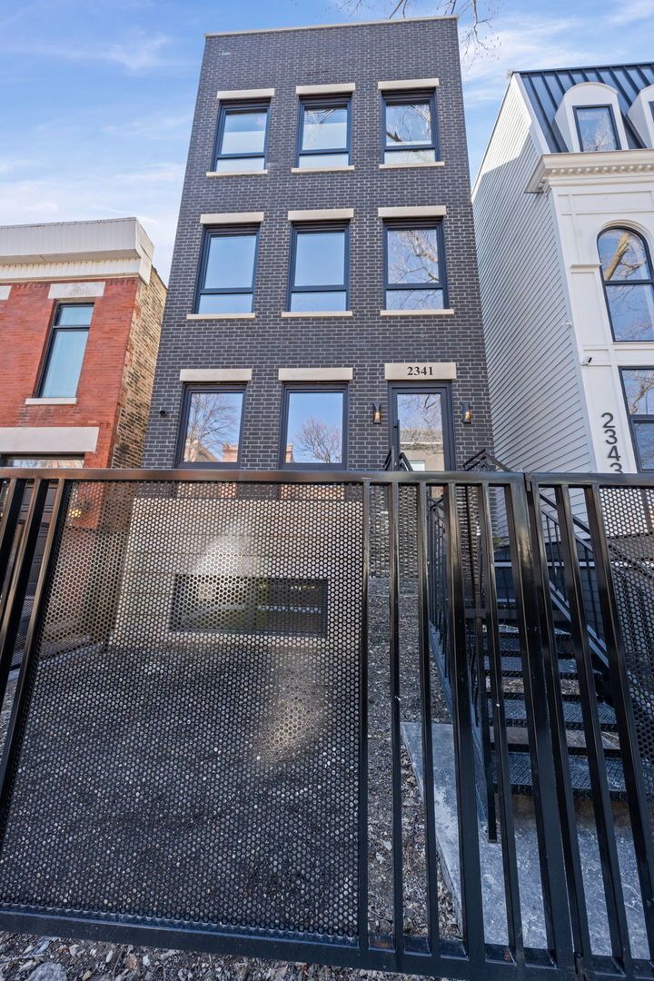 2341 BELDEN Avenue, Chicago, IL 60647