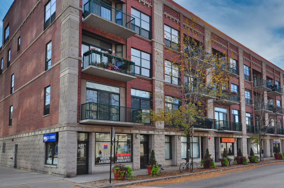 841 Monroe Street, Chicago, IL 60607