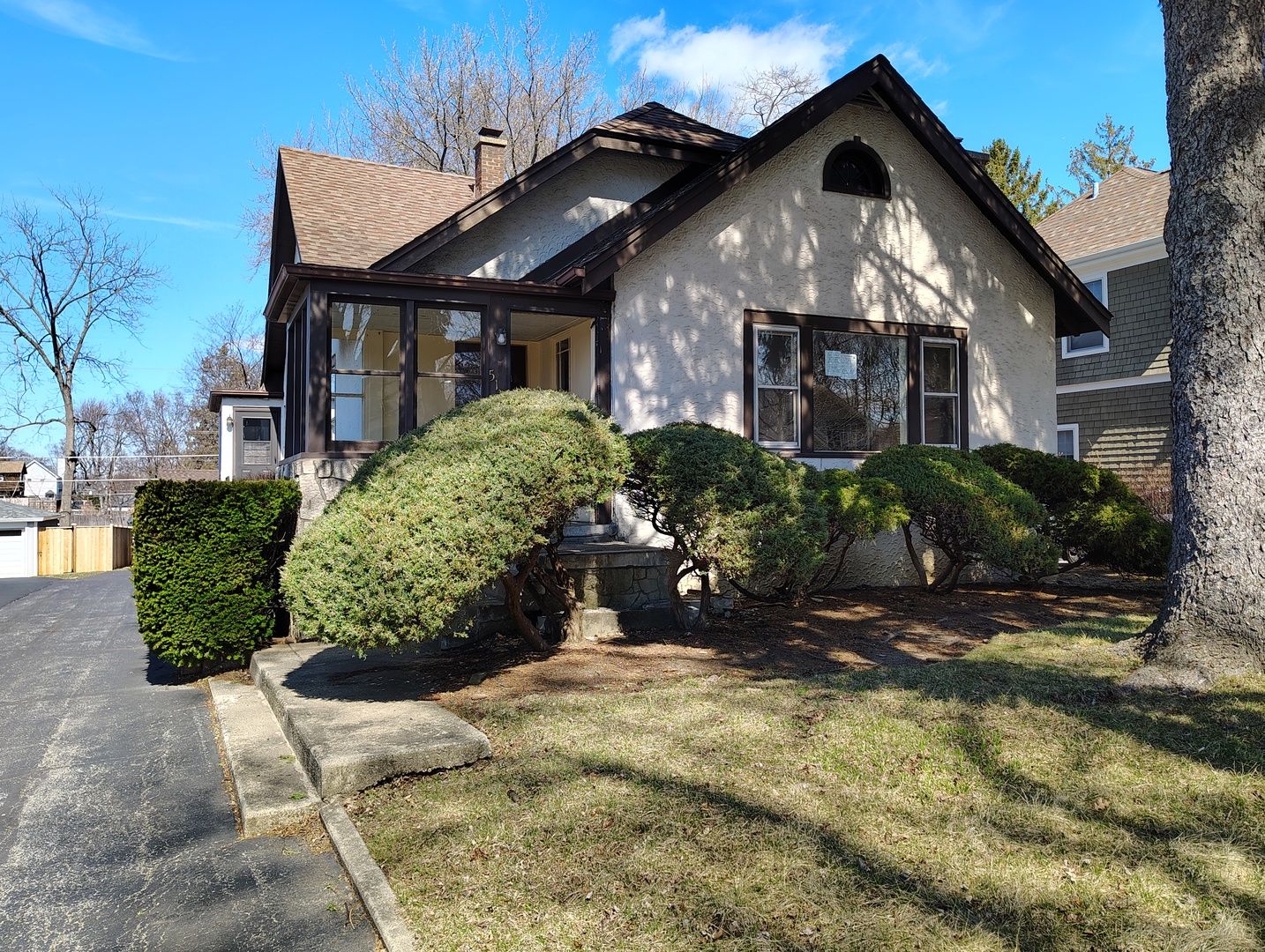 518 E Sunnyside Avenue — Libertyville, IL 60048