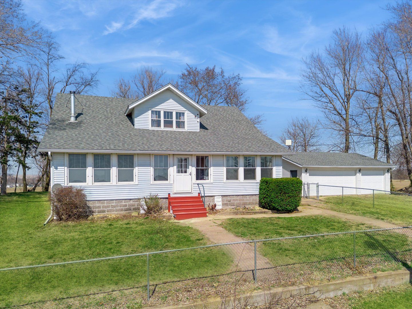 266 Hoover Highway — Lowden, IA 52255