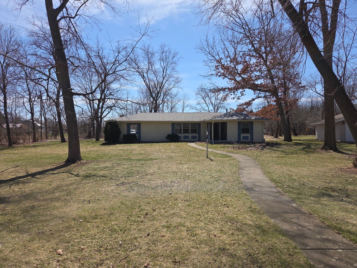 2544 TUCK-A-WAY Trail — Rockford, IL 61107