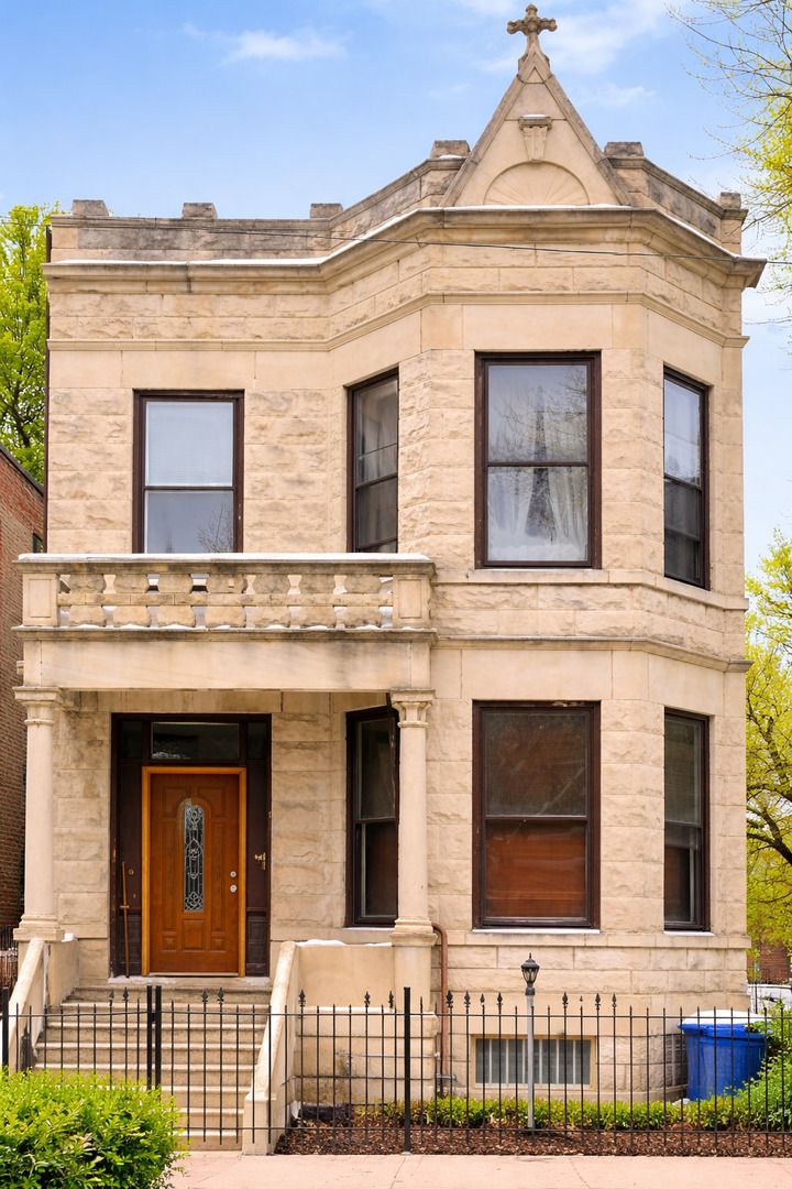 3927 W Lexington Avenue #1 — Chicago, IL 60624