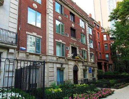 1504 N Dearborn Parkway #202 — Chicago, IL 60610