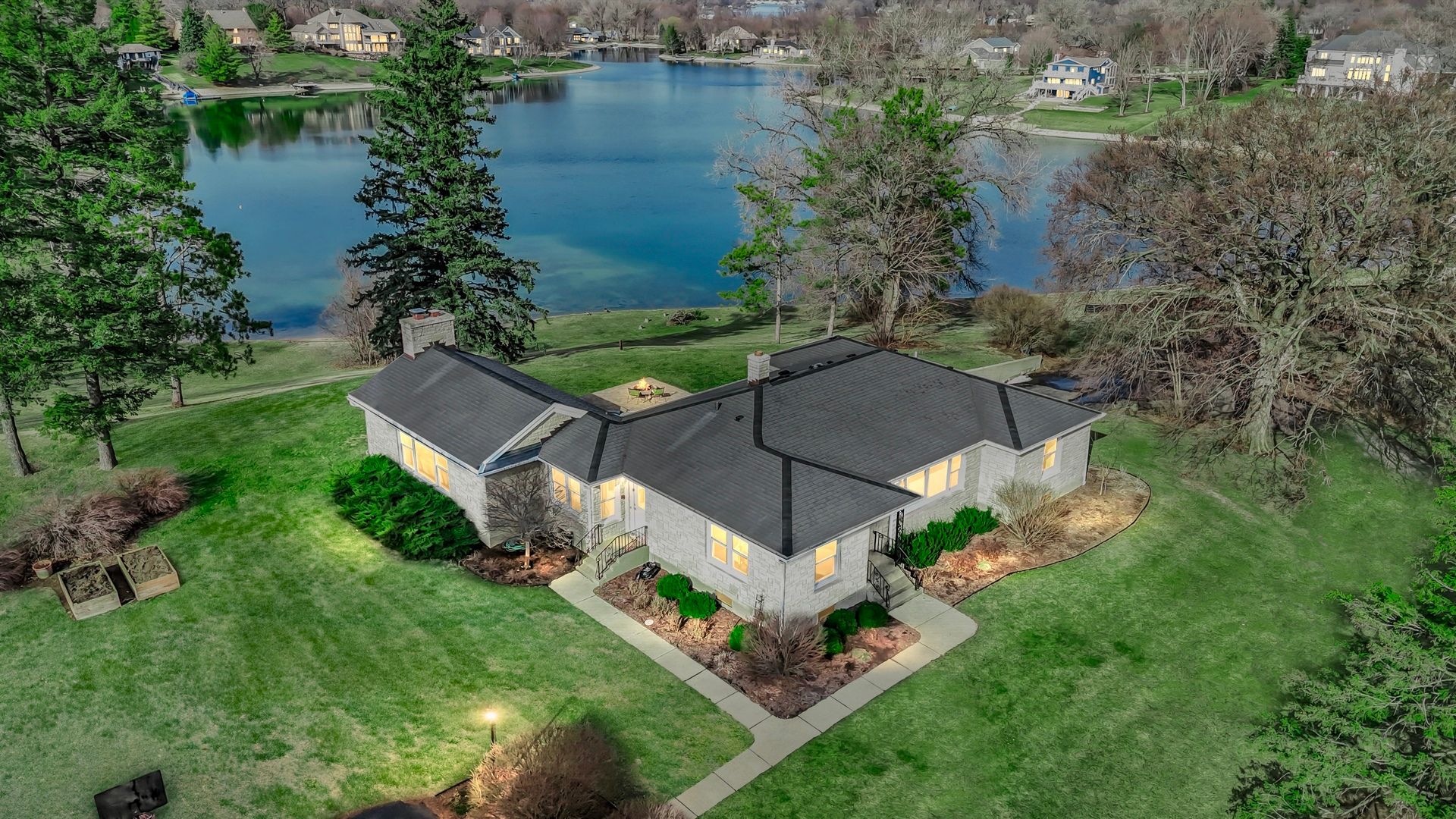 512 Bay Road — McHenry, IL 60051