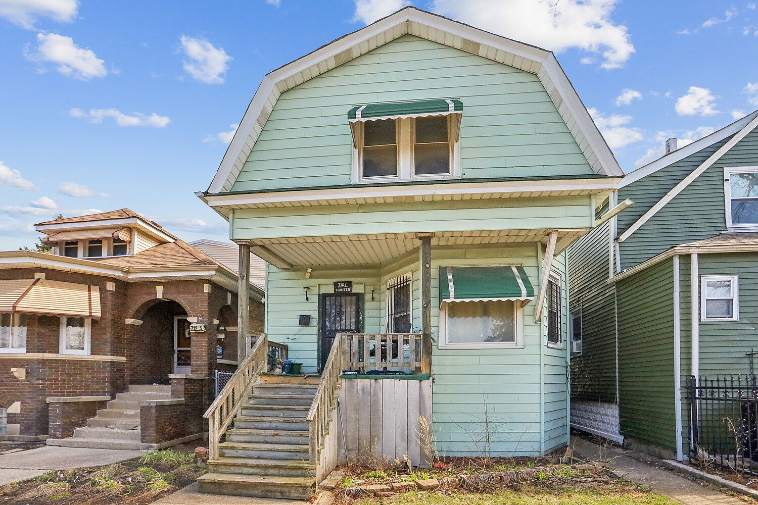 7127 Artesian Avenue — Chicago, IL 60629
