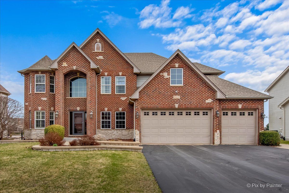 647 Bennett Drive, North Aurora, IL 60542