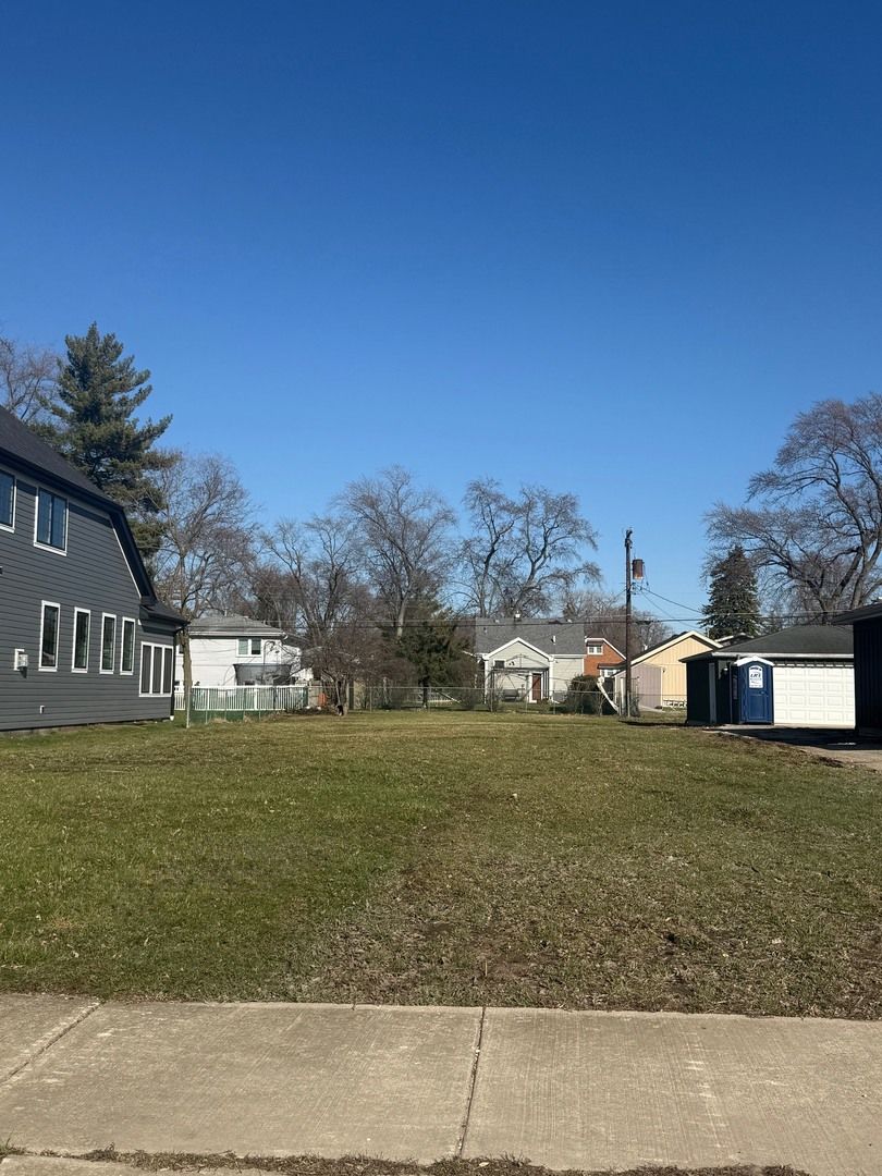 341 OAK Avenue — Wood Dale, IL 60191