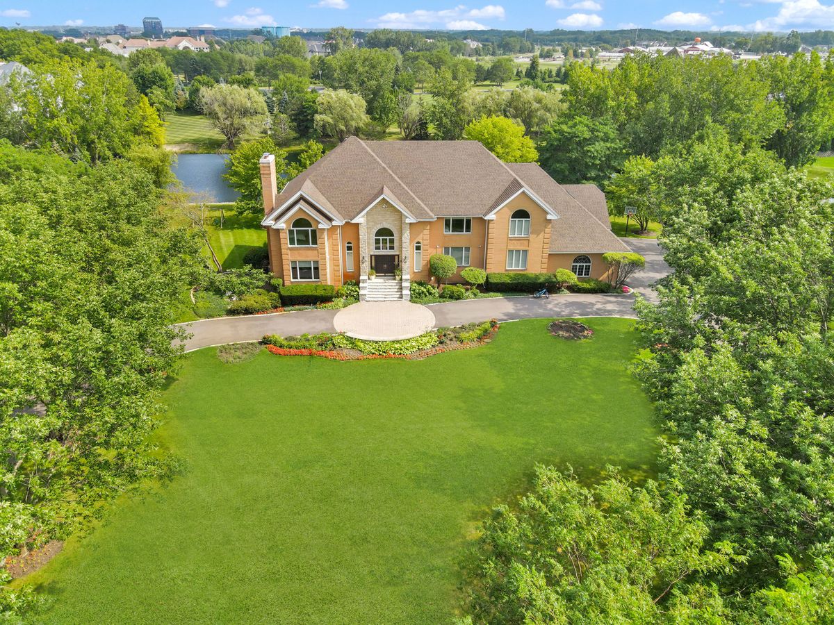 5 Meadow Court, South Barrington, IL 60010