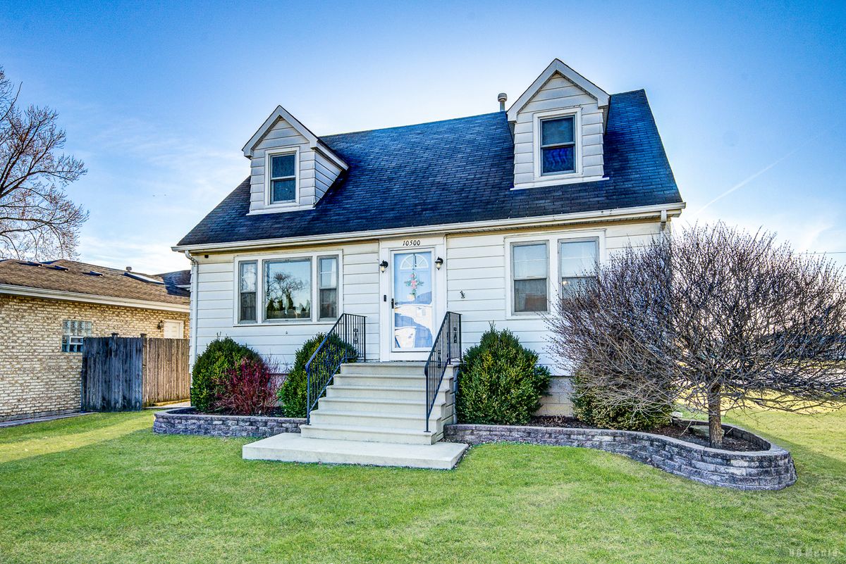 10500 80th Court, Palos Hills, IL 60465