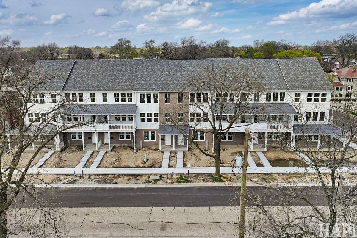 160 Washington Street, Barrington, IL 60010