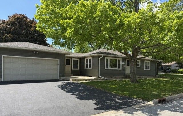 208 State Street, North Aurora, IL 60542