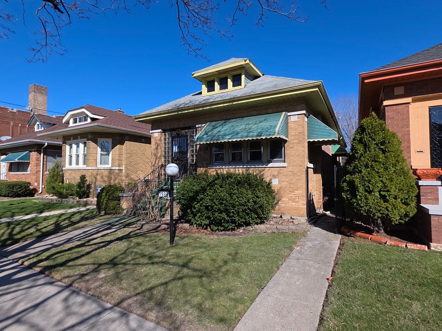 7923 S Calumet Avenue — Chicago, IL 60619