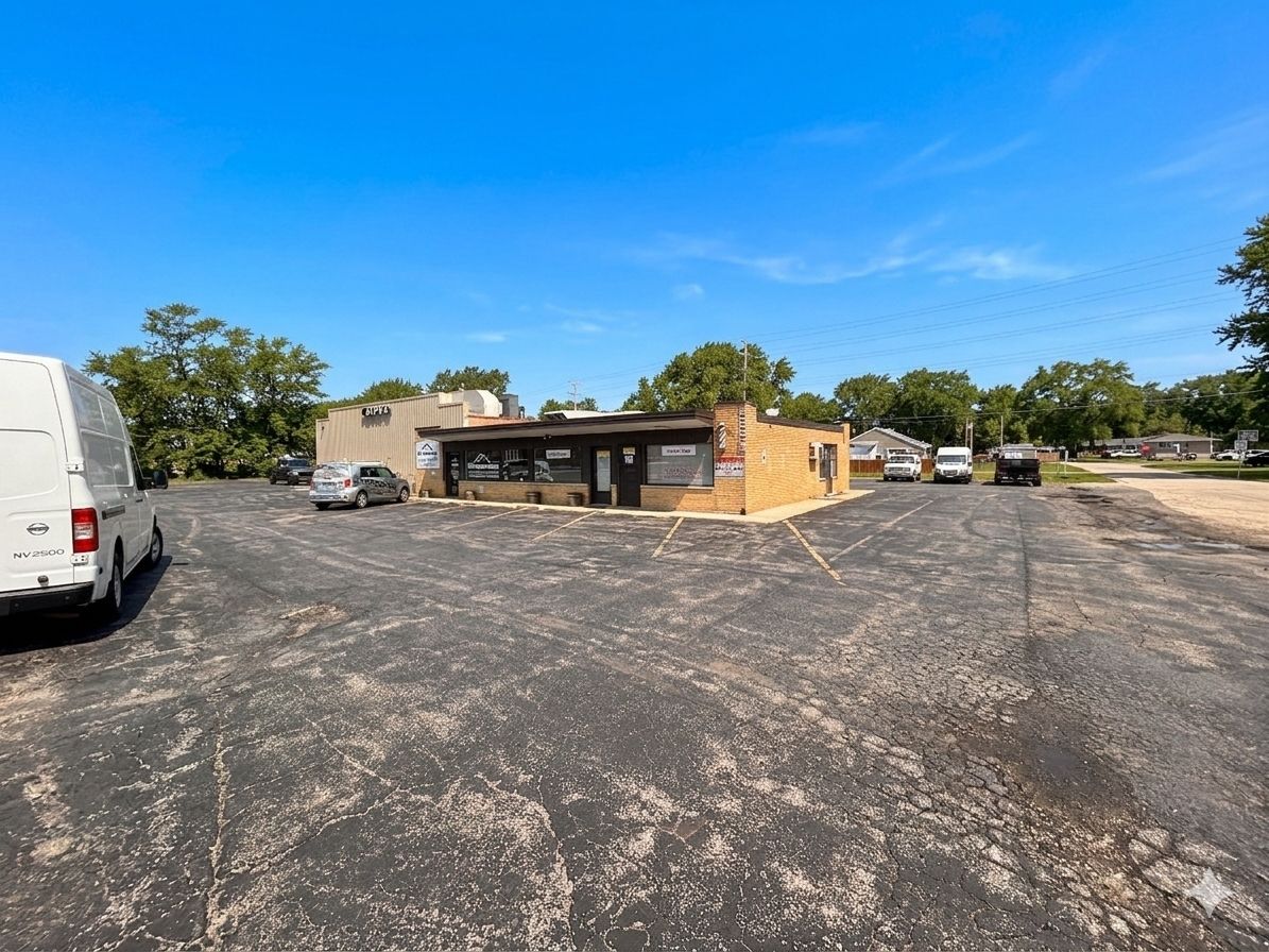 5000 Elm Street, McHenry, IL 60050