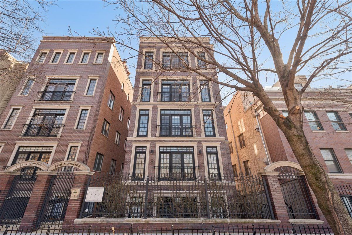 1359 N Mohawk Street #4 — Chicago, IL 60610