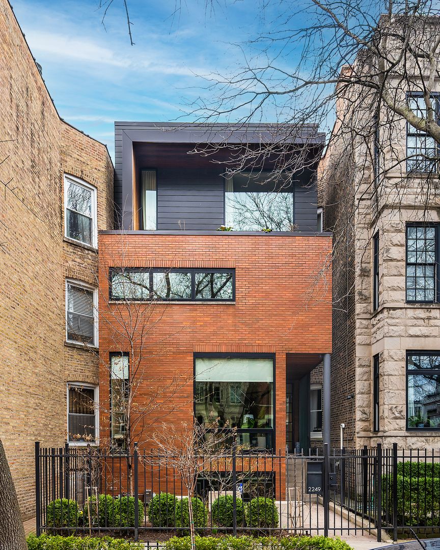 2249 N Burling Street — Chicago, IL 60614