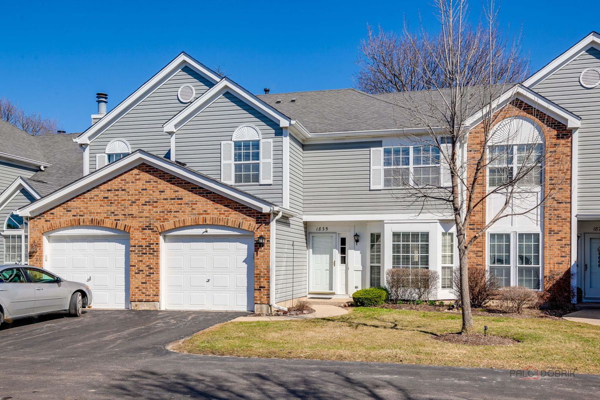 1835 Somerset Court, Gurnee, IL 60031