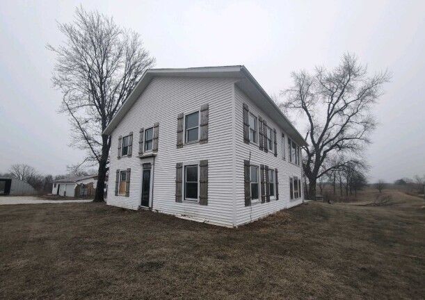 714 E County Line Road, Sparland, IL 61565