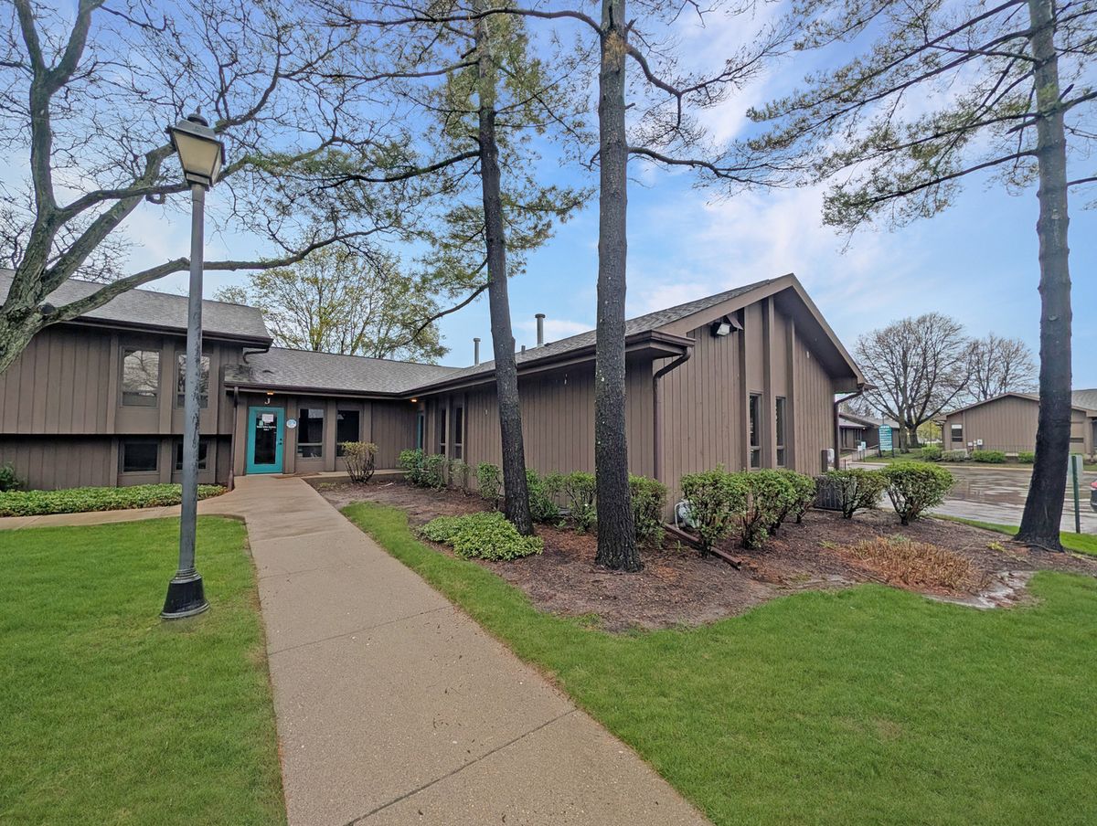 4306 Unit J/H West Crystal Lake Road, McHenry, IL 60050