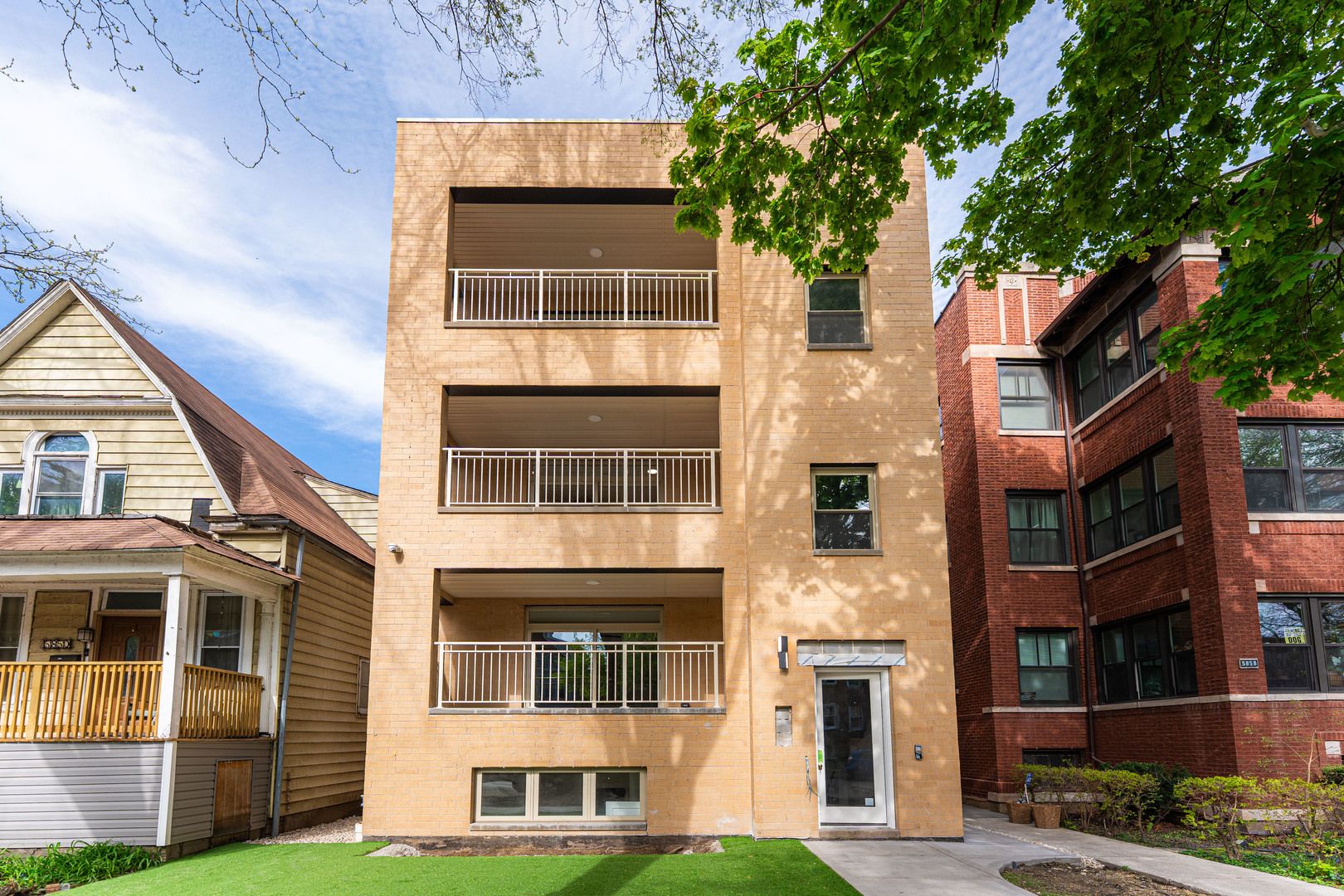 5856 N Magnolia Avenue #1R — Chicago, IL 60660
