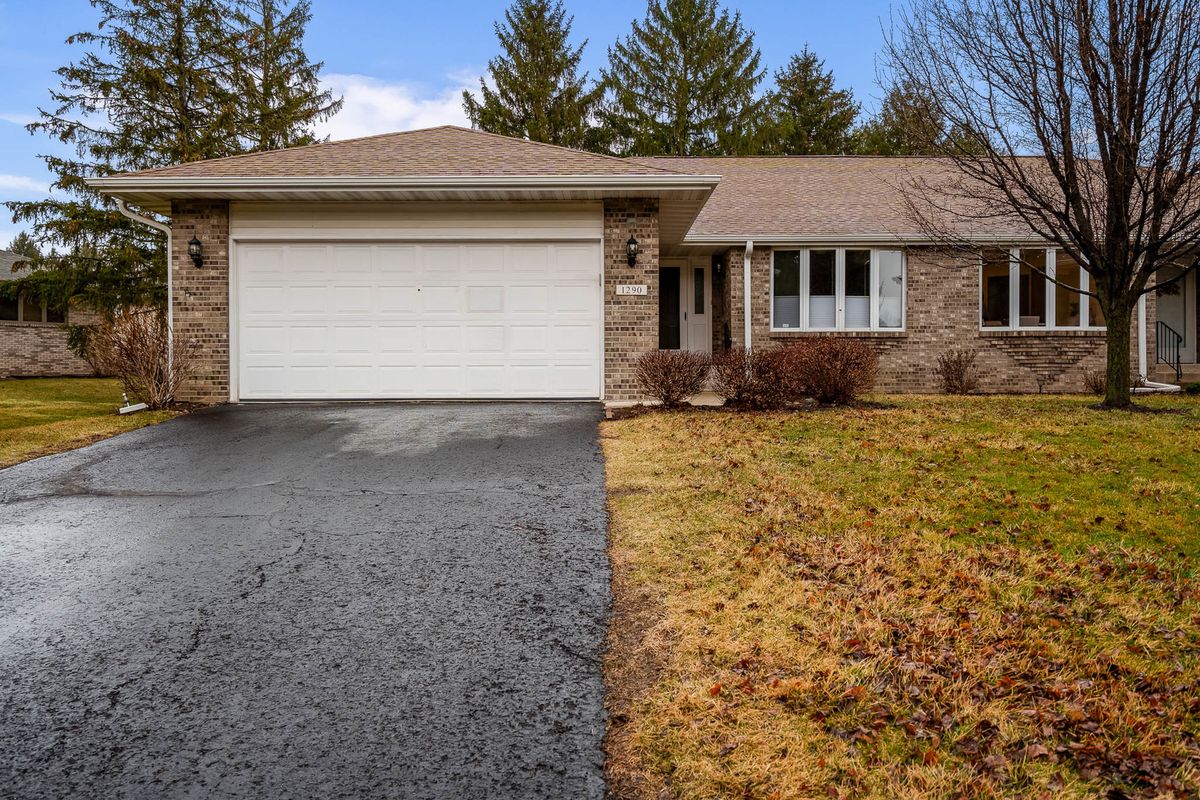 1290 TRAINER Road, Rockford, IL 61108