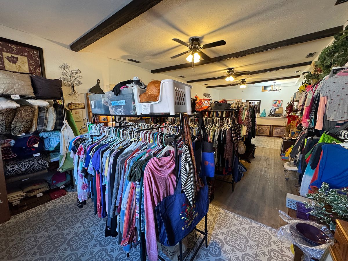21 E Market Street, Shannon, IL 61078