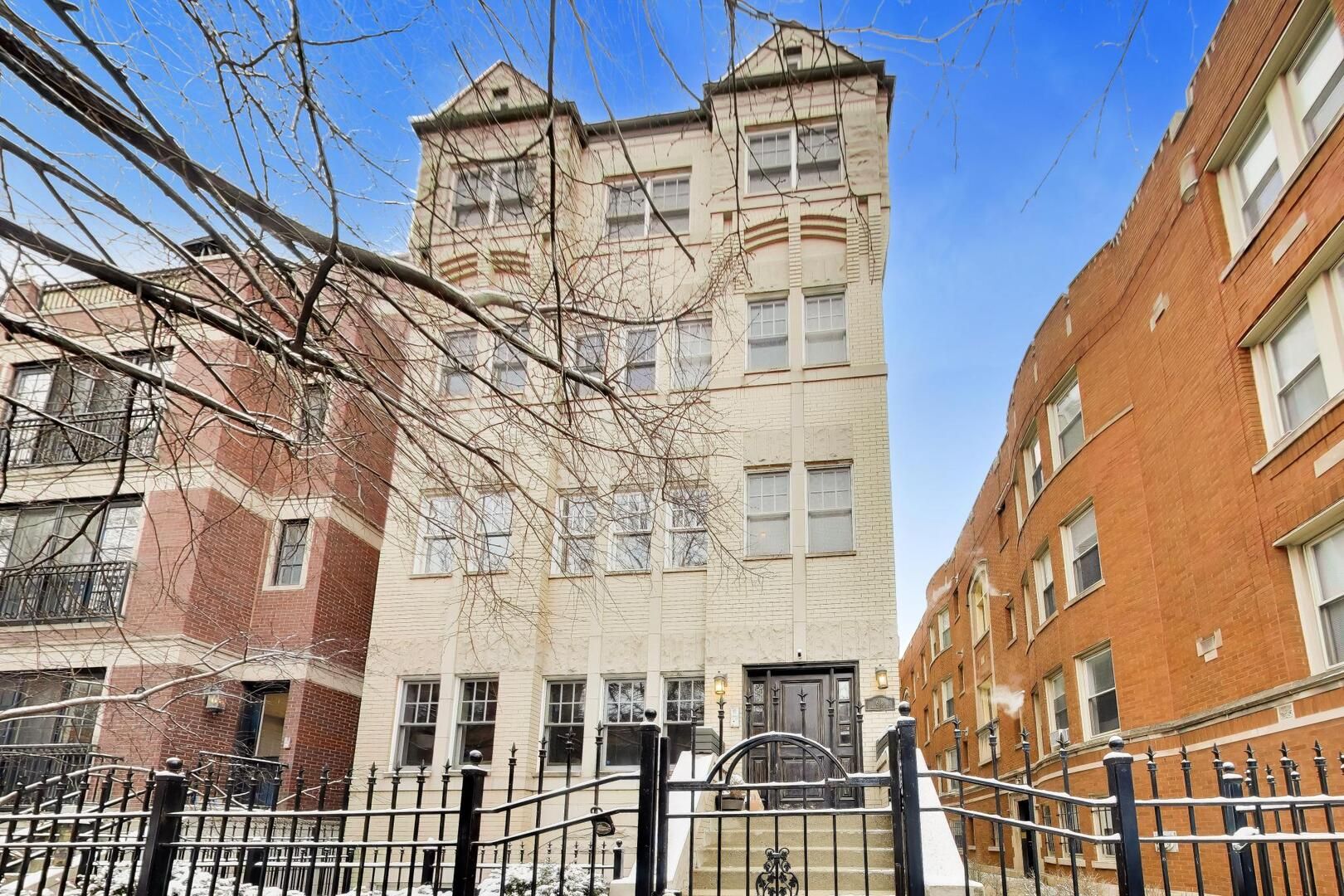 618 W Oakdale Avenue #4 — Chicago, IL 60657